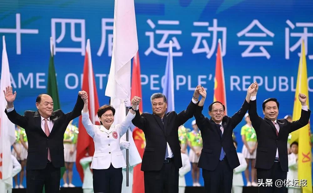 探索未來(lái)，2025新澳門(mén)正版免費(fèi)資本車(chē)的時(shí)代來(lái)臨，2025新澳門(mén)正版免費(fèi)資本車(chē)時(shí)代，探索未來(lái)的機(jī)遇與挑戰(zhàn)
